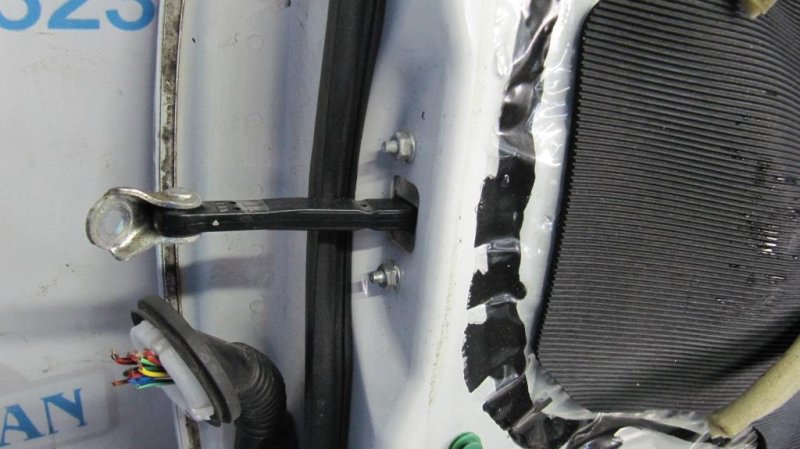 Дверь передняя правая TRIBECA B10 07-13 2010 Внедорожник 3.6