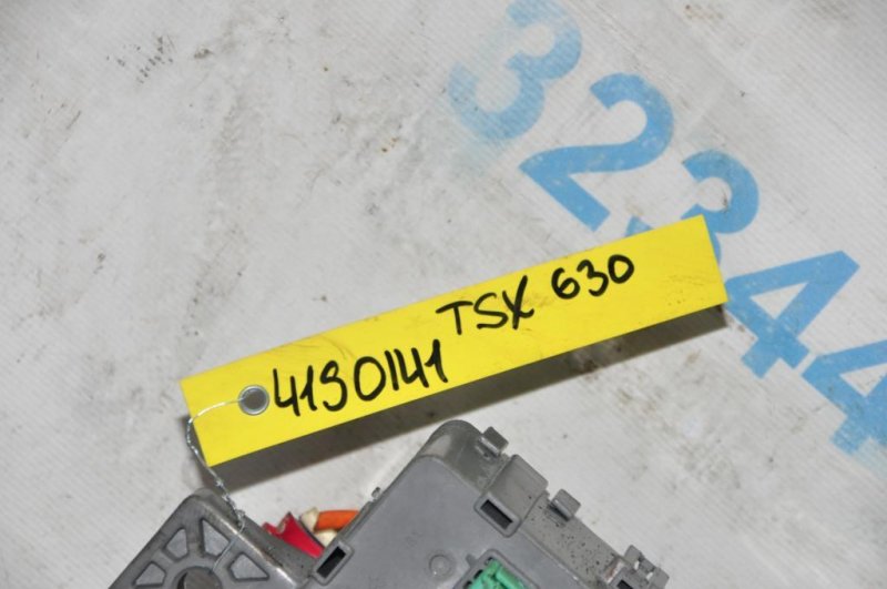 Блок предохранителей салон HONDA ACCORD CU8 / TSX 08-14 Седан 2.4