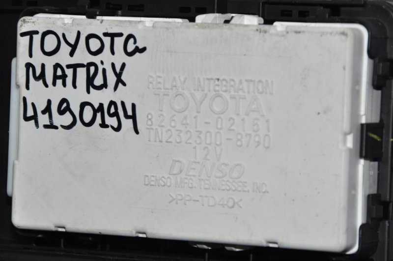 Блок предохранителей салон MATRIX 02-08 2005 ZZE132 1.8L 1ZZ-FE