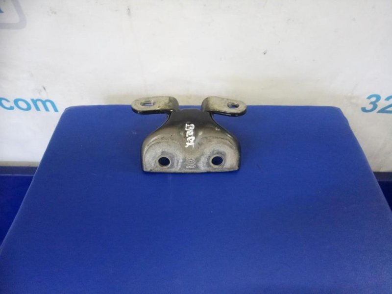 Петля двери верхняя задняя левая SONATA YF 10-14 Петля двери верхняя задняя левая SONATA YF 10-14