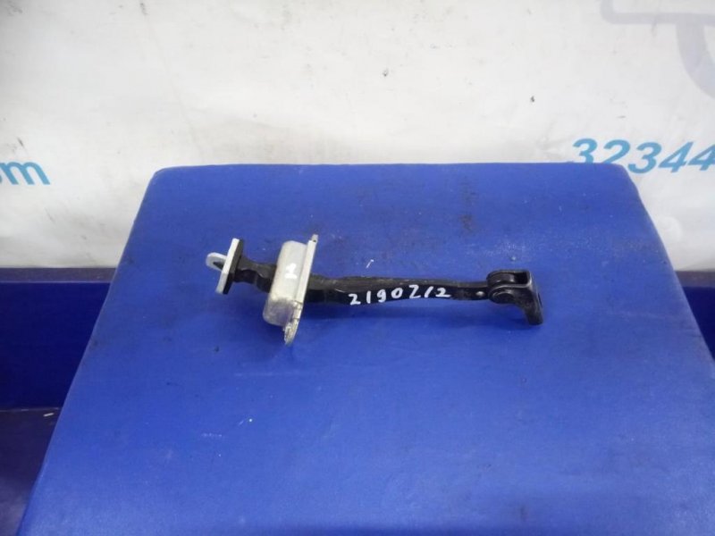 Ограничитель двери задний правый INFINITI G25/G35/G37/Q40 06-14 82430-JK000 Б/У