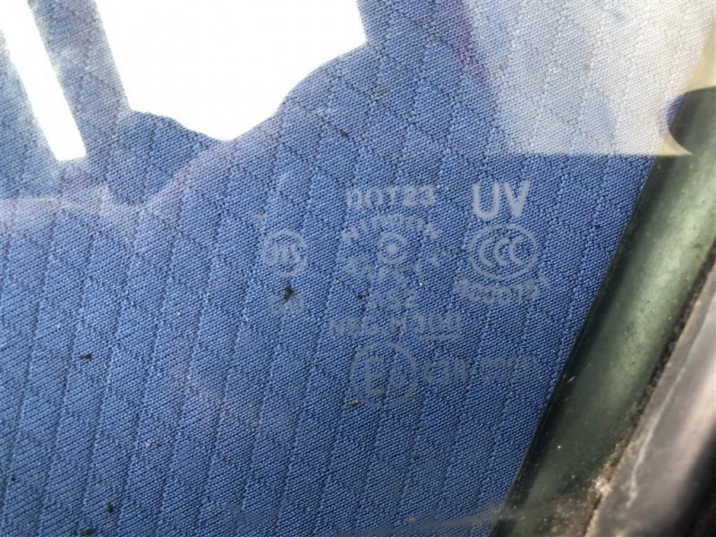 Стекло двери глухое заднее левое G25/G35/G37/Q40 06-14