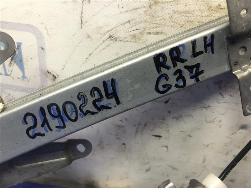 Стеклоподъемник задний левый G25/G35/G37/Q40 06-14