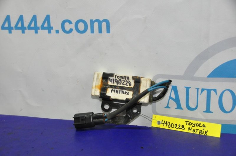 Резистор вентилятора радиатора TOYOTA MATRIX 02-08 2005 ZZE132 1.8L 1ZZ-FE 85928-12010 Б/У