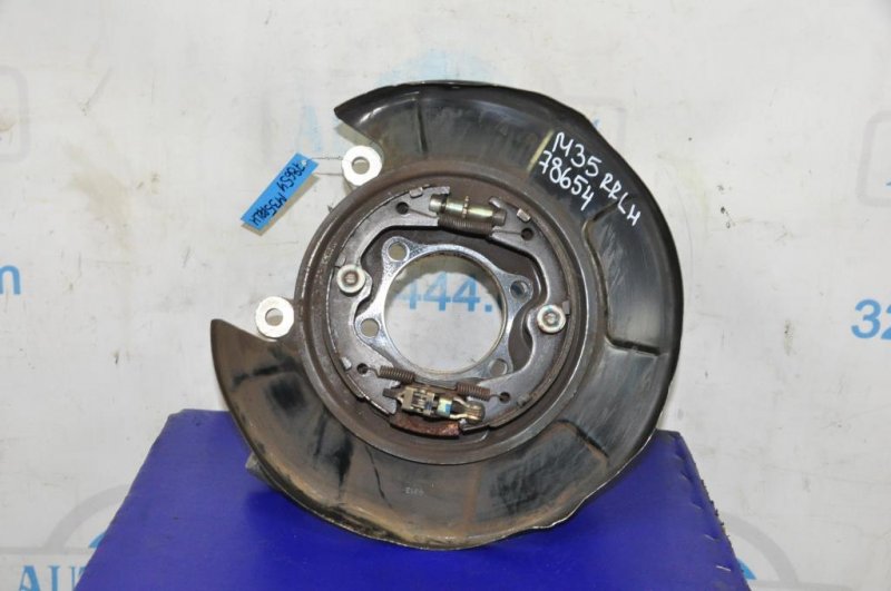 Цапфа задняя левая INFINITI M35/M45 04-10 Б/У