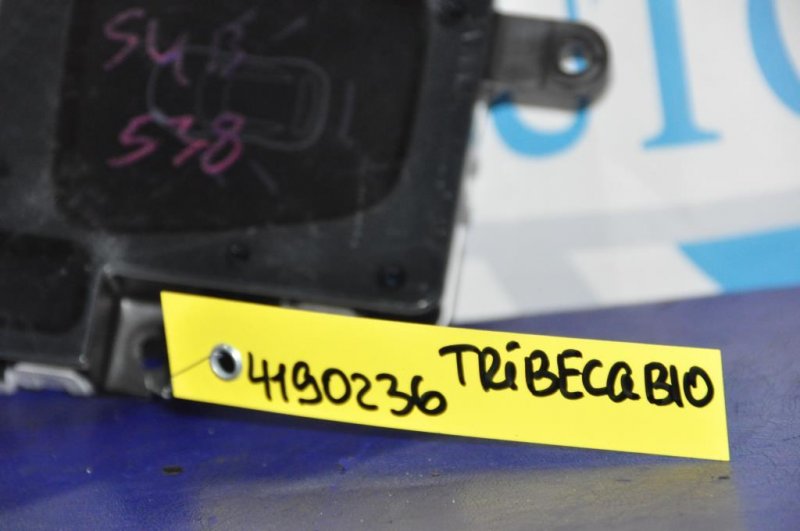 Монитор левый TRIBECA B10 07-13 2010 Внедорожник 3.6