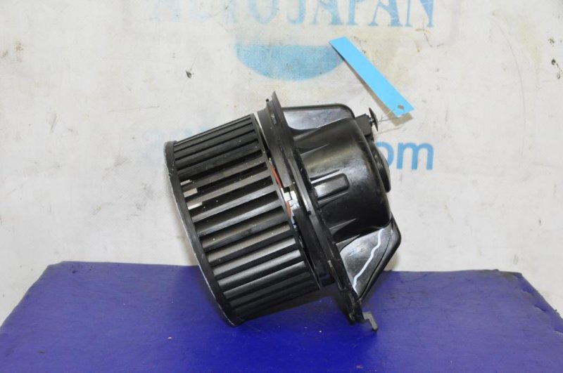 Моторчик печки JETTA USA 10-17