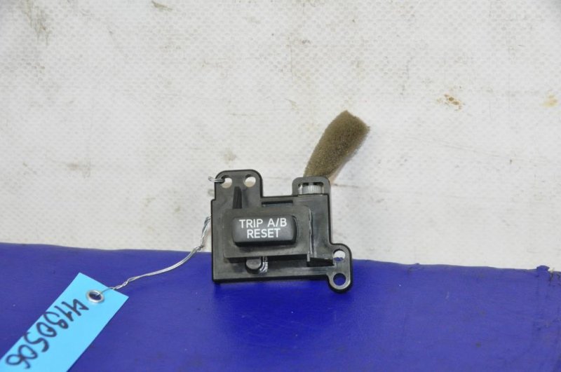 Запчасть кнопки на руль INFINITI G25/G35/G37/Q40 06-14 2011 Седан 3.7 VQ37VHR 25273-JK60A Б/У Кнопки на руль INFINITI G25/G35/G37/Q40 06-14 2011 Седан 3.7 VQ37VHR 25273-JK60A Б/У