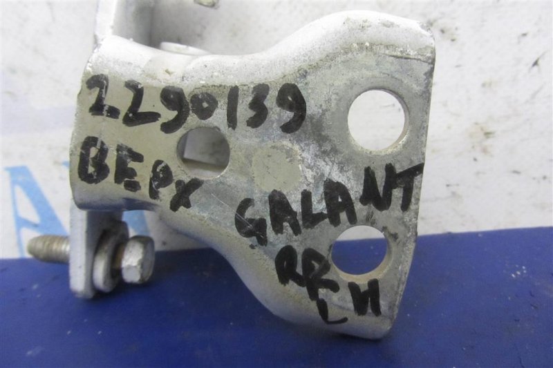 Петля двери верхняя задняя левая GALANT 03-12 Петля двери верхняя задняя левая GALANT 03-12