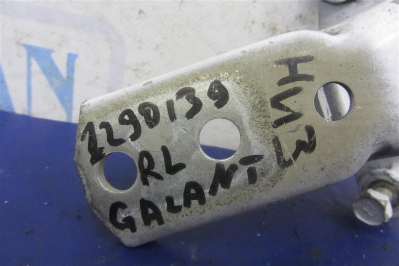 Петля двери нижняя задняя левая GALANT 03-12