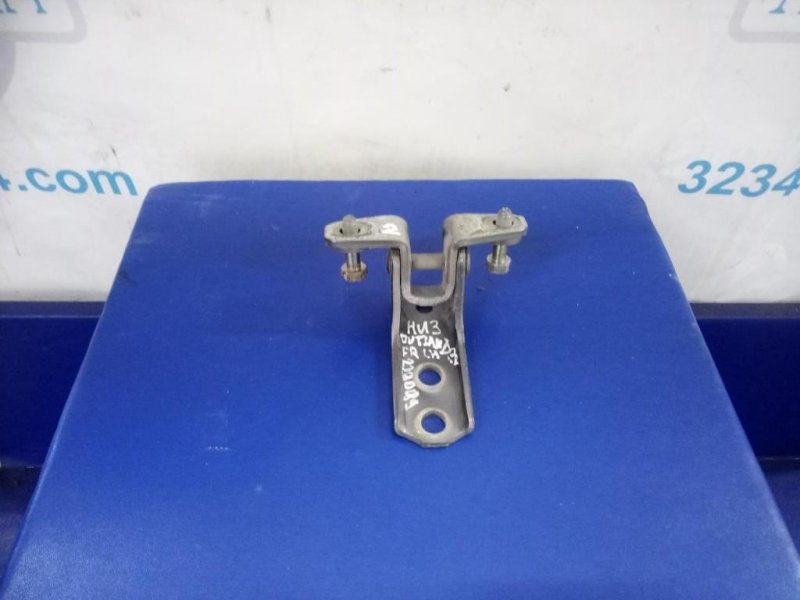 Запчасть петля двери нижняя передняя левая MITSUBISHI OUTLANDER 03-07 MR302270 Б/У Петля двери нижняя передняя левая MITSUBISHI OUTLANDER 03-07 MR302270 Б/У