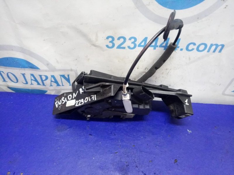 Запчасть замок двери задний левый FORD FUSION 14- BE8Z-5426413-B Б/У Замок двери задний левый FORD FUSION 14- BE8Z-5426413-B Б/У