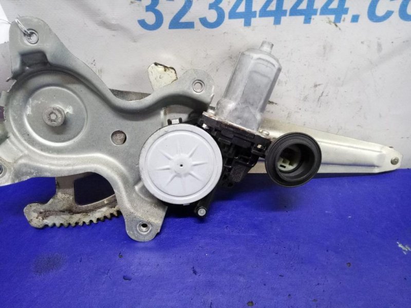 Стеклоподъемник задний правый RAV4 05-12