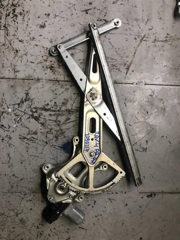 Стеклоподъемник передний правый TOYOTA RAV4 05-12 69801-52080 Б/У