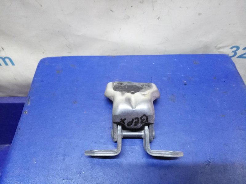 Петля двери верхняя передняя правая SX4 06-13