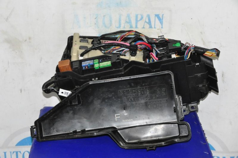 Блок предохранителей моторный отсек NISSAN TEANA J31 03-07