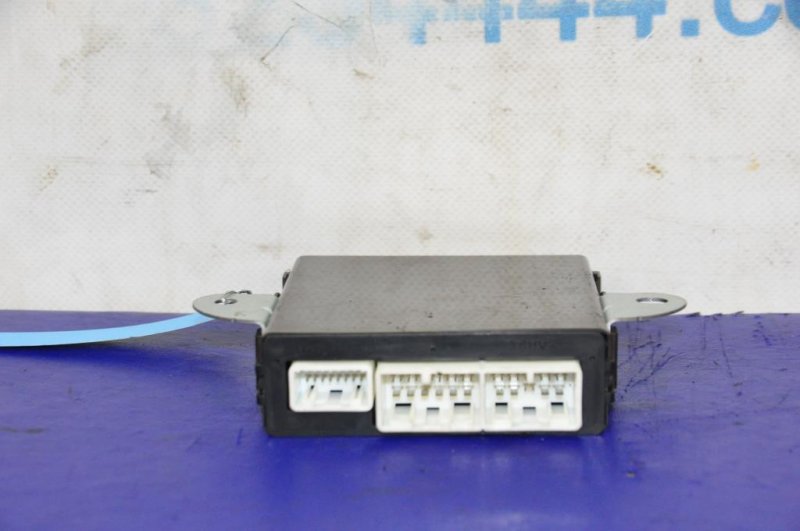 Блок управления дверей передний левый GS350 GS300 05-11