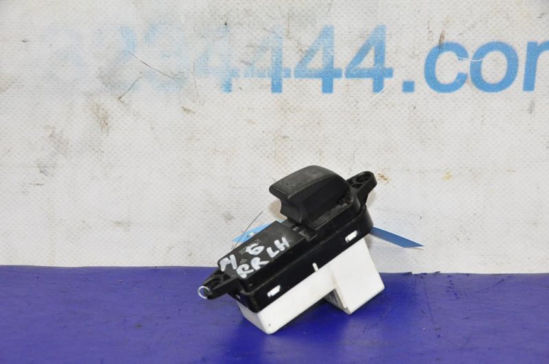 Кнопка стеклоподъемника задняя MAZDA 6 GG 02-07 GP9F-66-380 Б/У