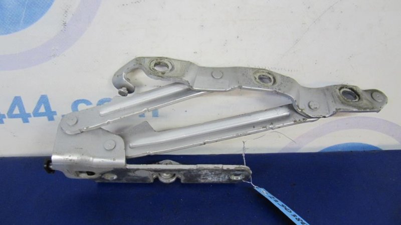Петля крышки багажника правая INFINITI G25/G35/G37/Q40 06-14