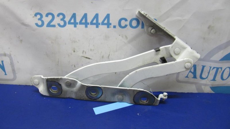 Петля крышки багажника правая INFINITI M35/M45 04-10