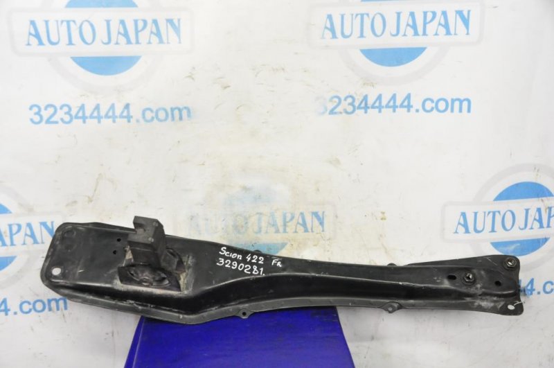 Балка двигателя продольная SCION TC 04-10 2004 Седан 2.4 51204-44010 Б/У