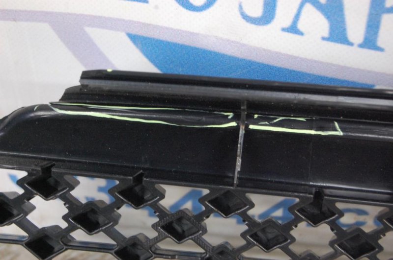 Решетка радиатора RAV4 05-12