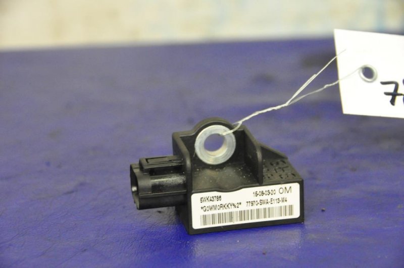 Датчик удара HONDA CRV 06-12