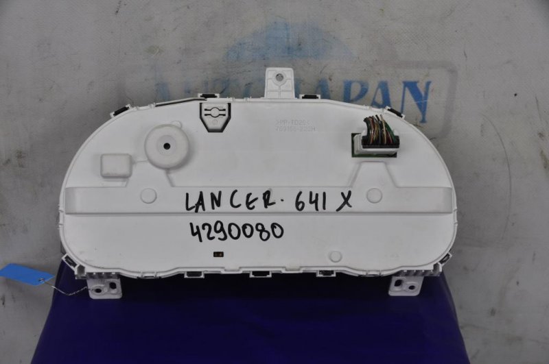 Панель приборов MITSUBISHI LANCER X 10 07-15 Седан 2.0 Панель приборов MITSUBISHI LANCER X 10 07-15 Седан 2.0