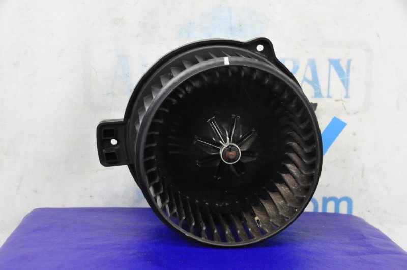 Запчасть моторчик печки HYUNDAI ACCENT RB 10- 97111-1R000 Б/У Моторчик печки HYUNDAI ACCENT RB 10- 97111-1R000 Б/У