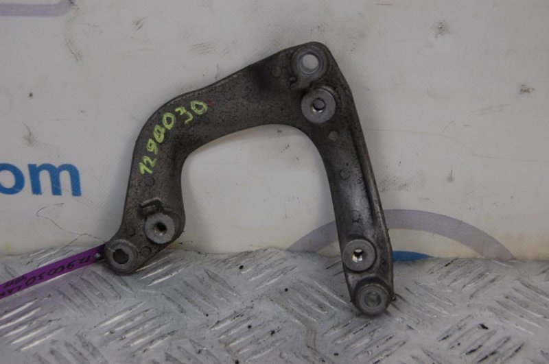 Кронштейн компрессора кондиционера LANCER X 10 07-15 2007 Седан 2.0 Кронштейн компрессора кондиционера LANCER X 10 07-15 2007 Седан 2.0