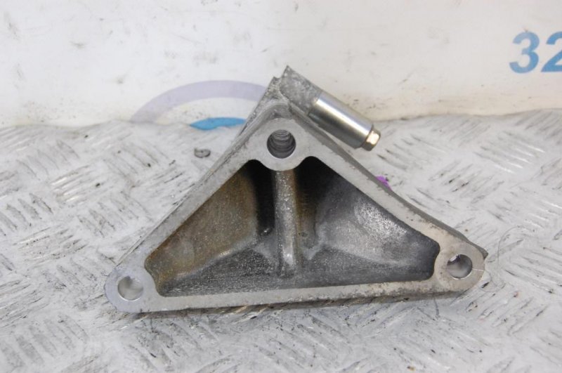 Кронштейн КПП правый SUBARU OUTBACK 09-14 BR 2010 Внедорожник 2.5 30450AA000 Б/У