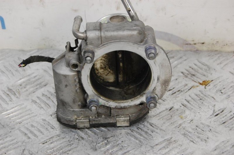 Запчасть дроссельная заслонка HYUNDAI SONATA YF 10-14 2011 Седан 2.4 35100-2G700 Б/У Дроссельная заслонка HYUNDAI SONATA YF 10-14 2011 Седан 2.4 35100-2G700 Б/У