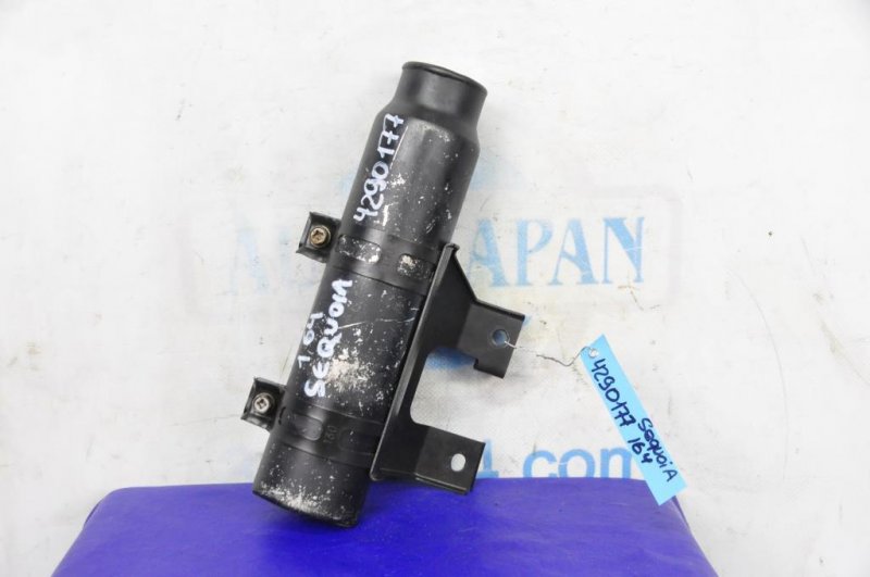 Осушитель кондиционера TOYOTA SEQUOIA 01-07 2002 UCK35 4.7 2UZFE 88470-0C020 Б/У