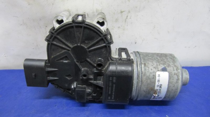 Моторчик стеклоочистителя передний VOLKSWAGEN PASSAT B7 11-15 Моторчик стеклоочистителя передний VOLKSWAGEN PASSAT B7 11-15