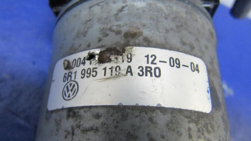 Моторчик стеклоочистителя передний PASSAT B7 11-15 Моторчик стеклоочистителя передний PASSAT B7 11-15