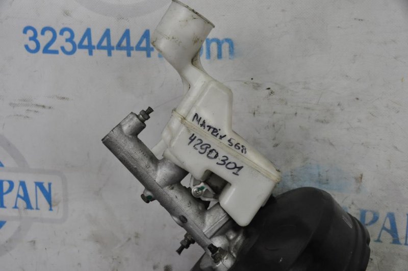 Главный тормозной цилиндр TOYOTA MATRIX 02-08 2005 ZZE132 1.8L 1ZZ-FE 47201-02300 Б/У