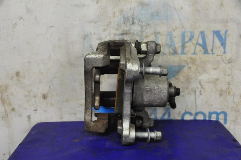 Запчасть суппорт тормозной передний правый HYUNDAI SONATA YF 10-14 58190-3QA50 Б/У Суппорт тормозной передний правый HYUNDAI SONATA YF 10-14 58190-3QA50 Б/У