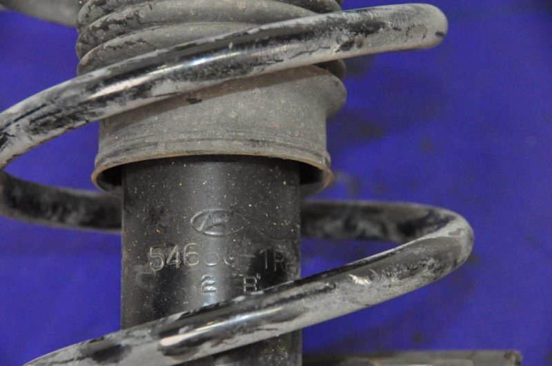 Амортизатор передний правый HYUNDAI ACCENT RB 10- Амортизатор передний правый HYUNDAI ACCENT RB 10-