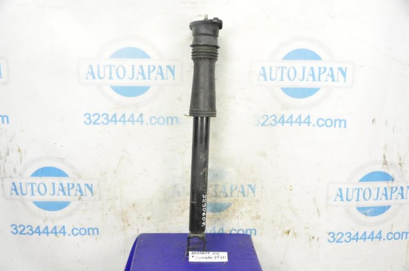 Запчасть амортизатор задний HYUNDAI SONATA YF 10-14 2011 Седан 2.0 55311-3Q610 Б/У Амортизатор задний HYUNDAI SONATA YF 10-14 2011 Седан 2.0 55311-3Q610 Б/У