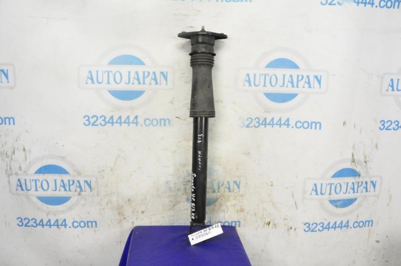 Запчасть амортизатор задний HYUNDAI SONATA YF 10-14 2011 Седан 2.4 55311-3Q610 Б/У Амортизатор задний HYUNDAI SONATA YF 10-14 2011 Седан 2.4 55311-3Q610 Б/У