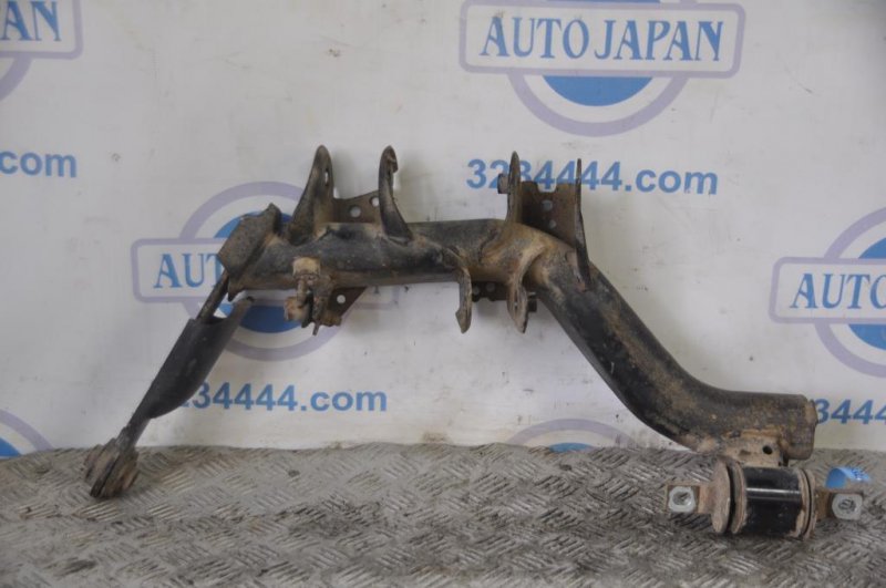 Рычаг задней подвески продольный задний левый HONDA CRV 06-12 Рычаг задней подвески продольный задний левый HONDA CRV 06-12