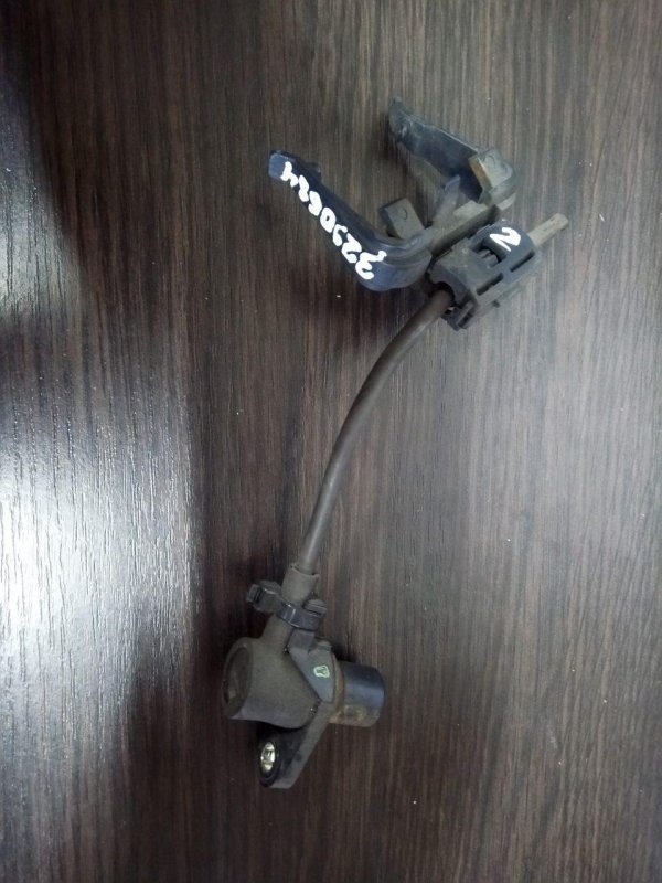 Запчасть датчик abs передний правый TOYOTA CAMRY 40 06-11 2007 GSV40 3.5 2GR-FE 89542-33090 Б/У Датчик ABS передний правый TOYOTA CAMRY 40 06-11 2007 GSV40 3.5 2GR-FE 89542-33090 Б/У