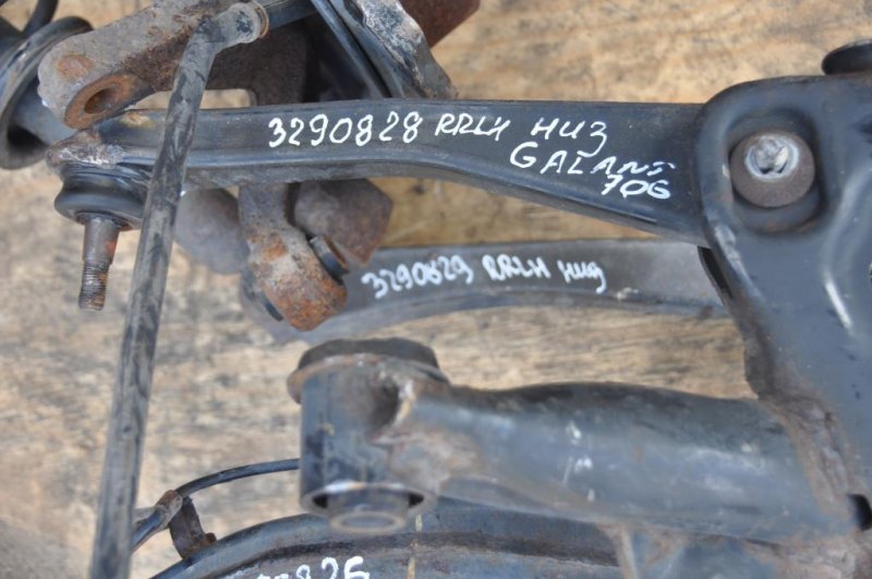 Рычаг задней подвески поперечный нижний задний левый MITSUBISHI GALANT 03-12 2011 Седан 2.4 MN150566 Б/У