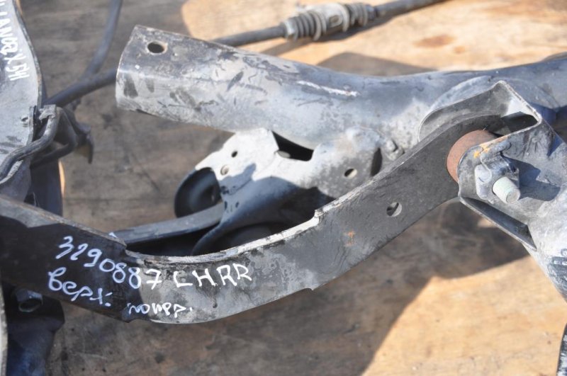 Рычаг задней подвески поперечный верхний задний левый MITSUBISHI LANCER X 10 07-15 2007 Седан 2.0 MN184100 Б/У