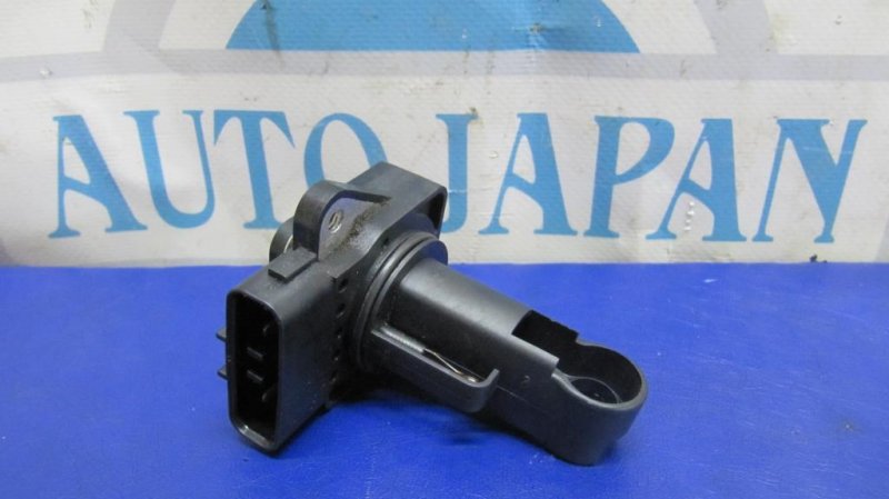 Расходомер воздуха TOYOTA MATRIX 02-08 22204-0D030 Б/У