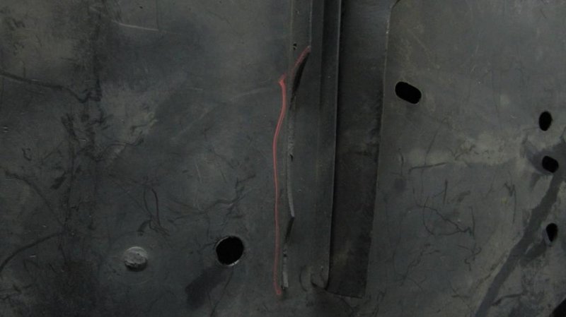 Защита днища левая TRIBECA B9 05-07