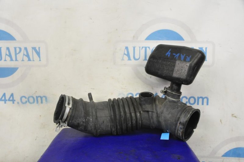 Патрубок воздушного фильтра TOYOTA RAV4 05-12