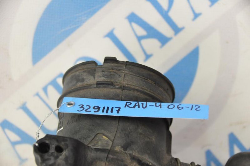 Патрубок воздушного фильтра RAV4 05-12