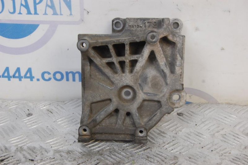 Кронштейн компрессора кондиционера MITSUBISHI GALANT 03-12 2011 Седан 2.4 MN134179 Б/У