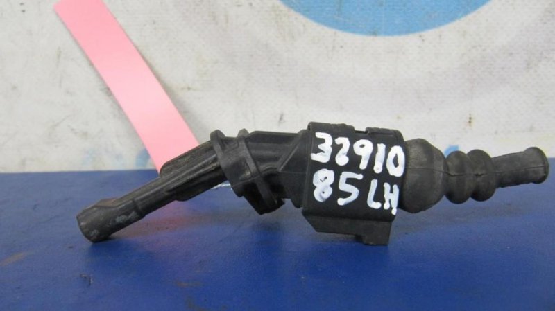 Запчасть датчик abs задний левый VOLKSWAGEN JETTA USA 10-17 WHT 003 859 Б/У Датчик ABS задний левый VOLKSWAGEN JETTA USA 10-17 WHT 003 859 Б/У